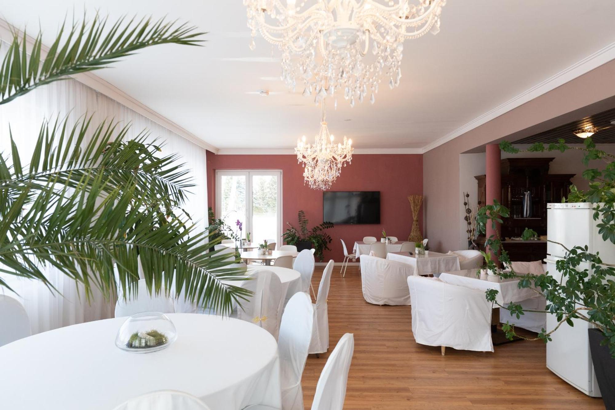 Hotel Maria Gramatneusiedl Exterior photo