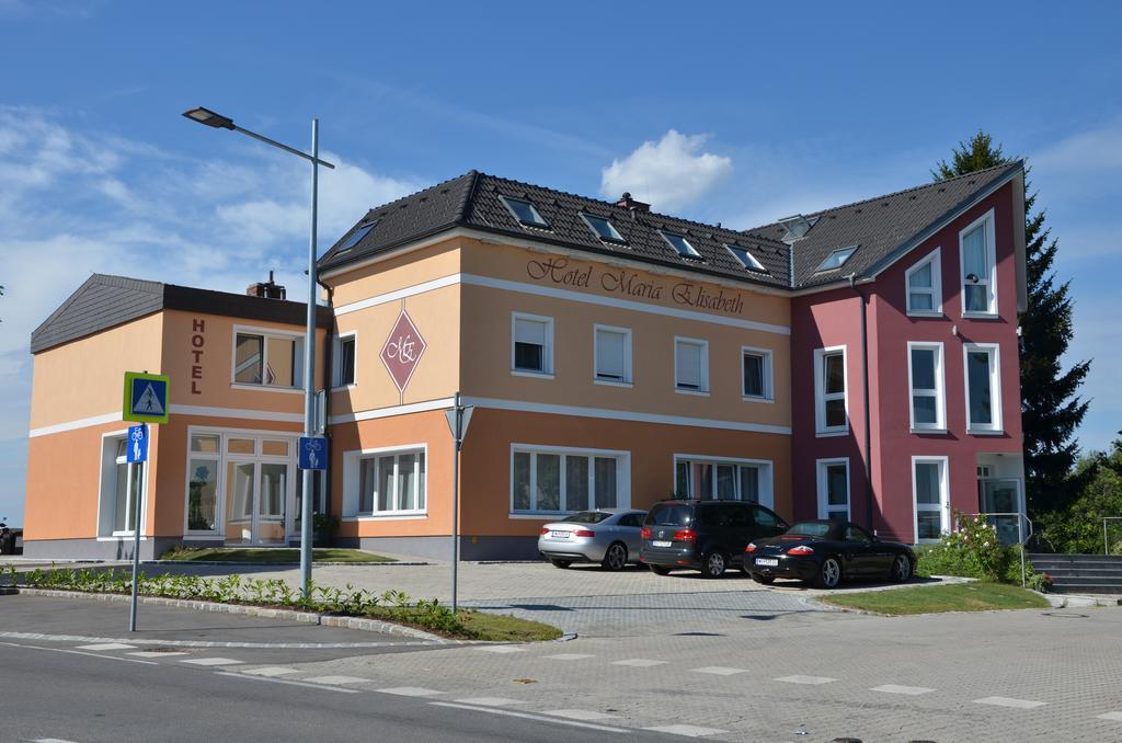 Hotel Maria Gramatneusiedl Exterior photo